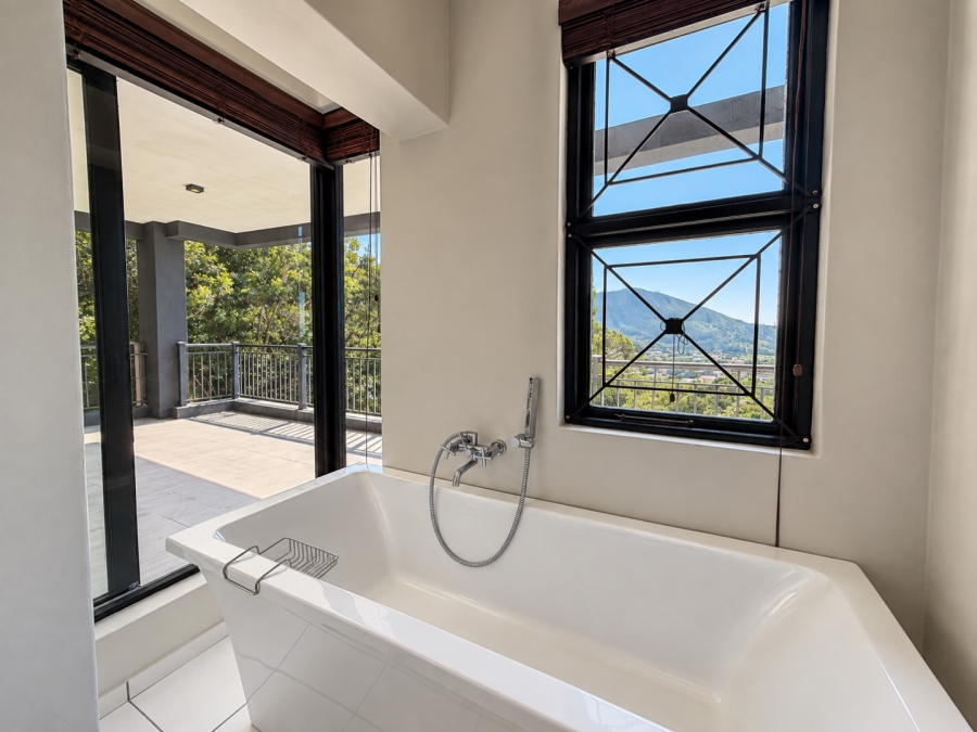 5 Bedroom Property for Sale in Higgovale Western Cape